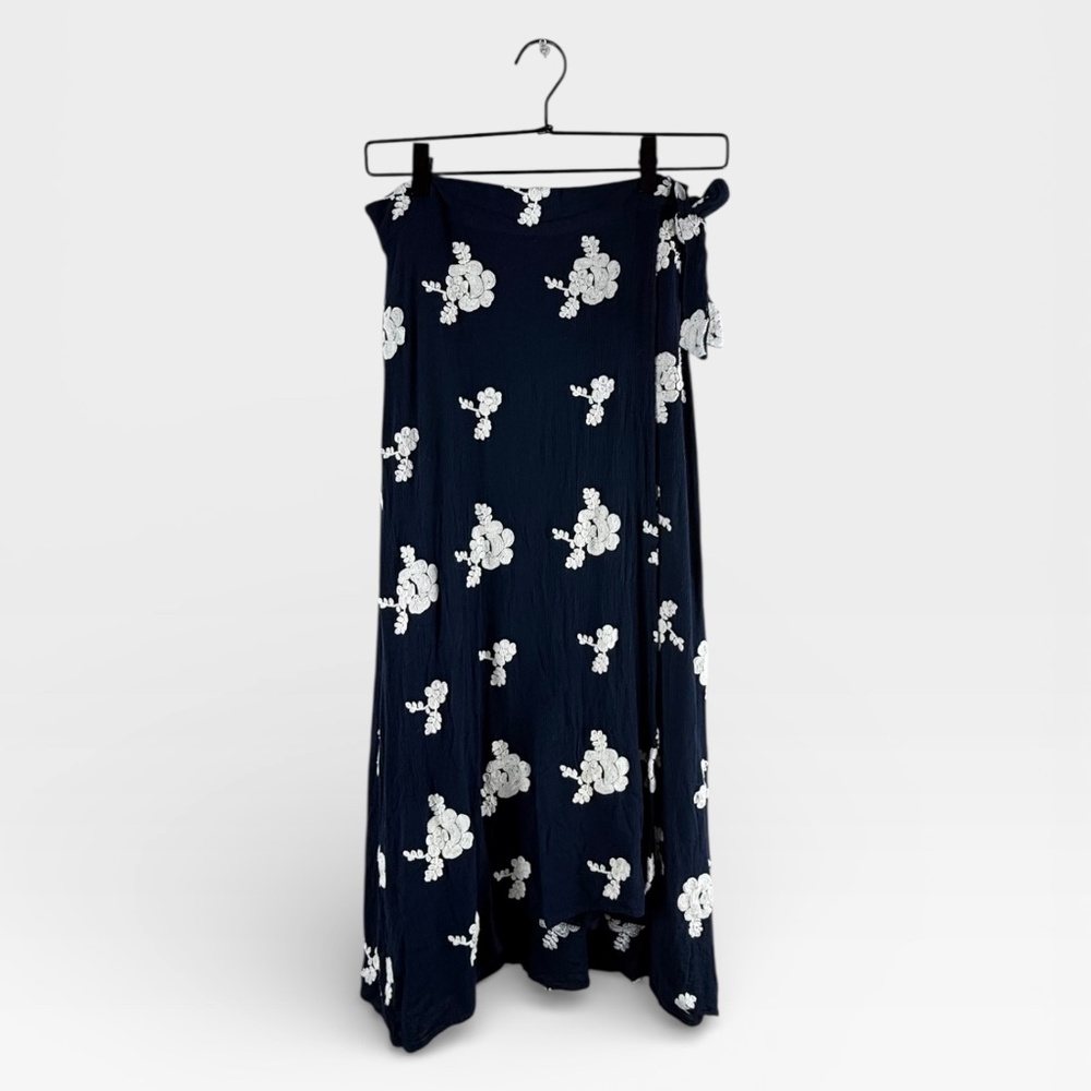RD‎ & Koko Skirt Navy Embroidered Tie Wrap Size Small (B)